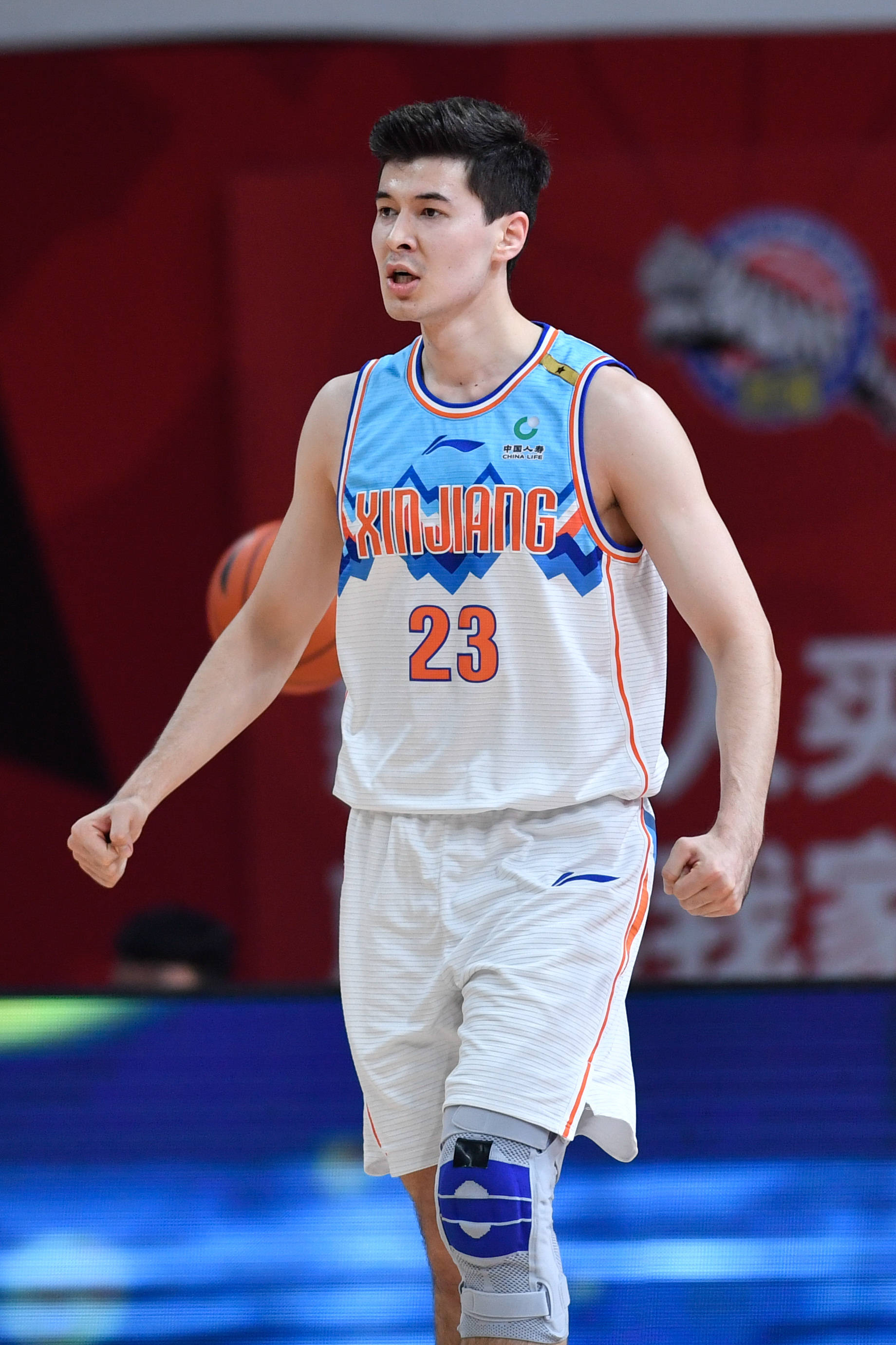 AYX-关于费德勒在G2比赛中战术调整，出色防守引发热议！的信息