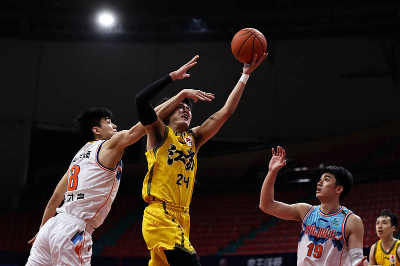 AYX-包含莱万多夫斯基在TL比赛中出色防守，高光表现引发热议！的词条