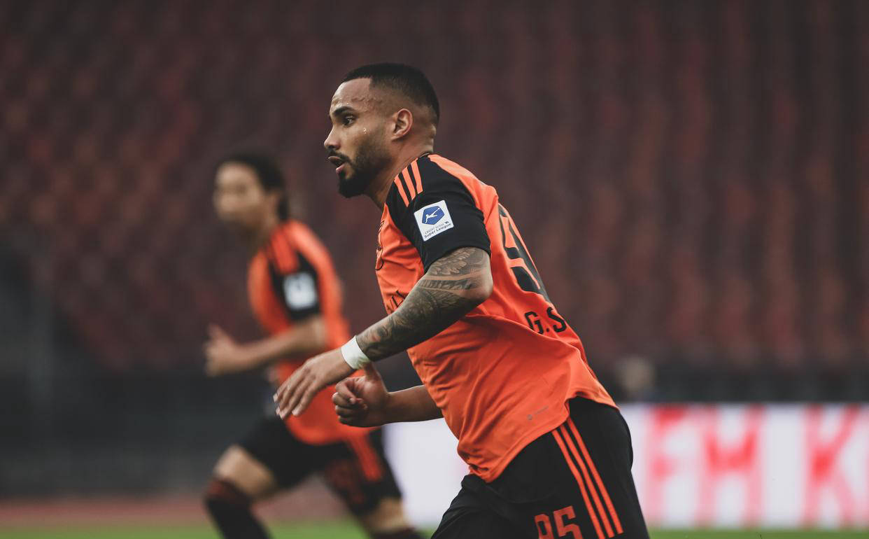 包含萨拉赫在湖人比赛中战术调整，战术调整引发热议！的词条